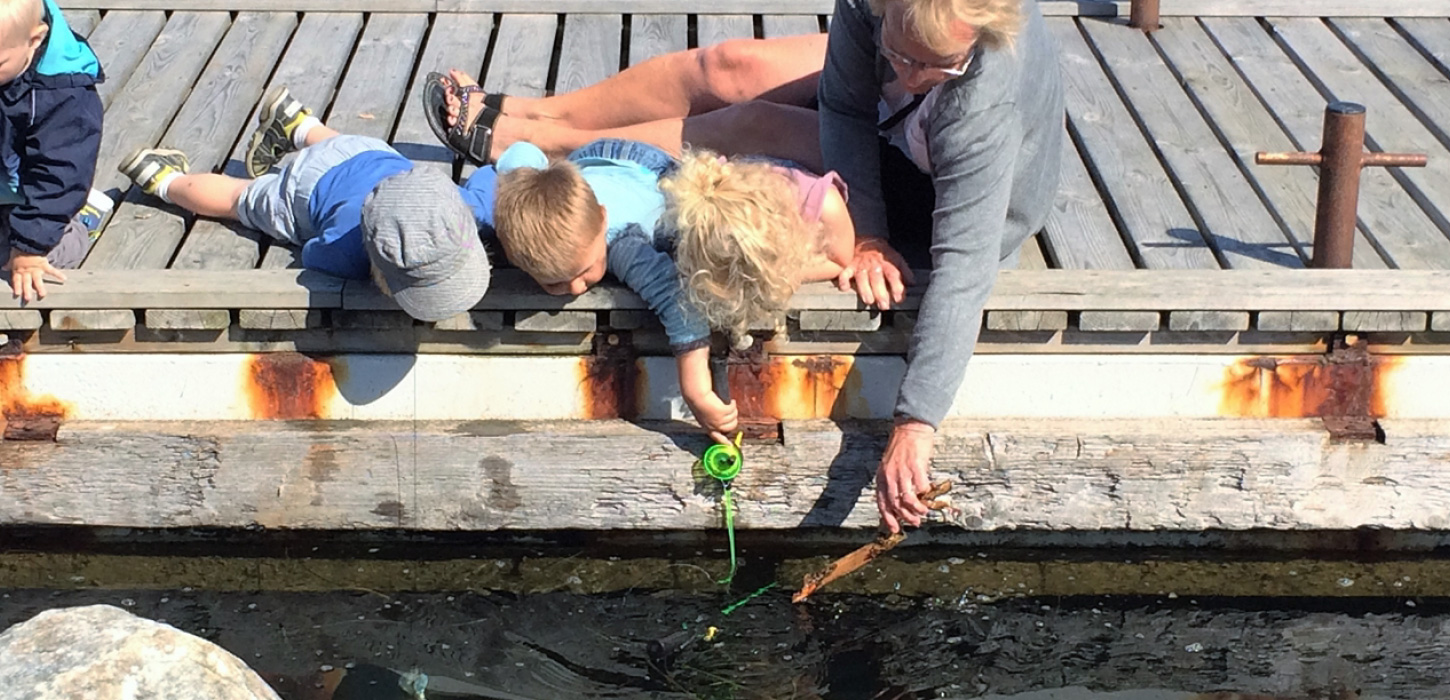 Skoleudflugt med krabbefiskeri på Langeland