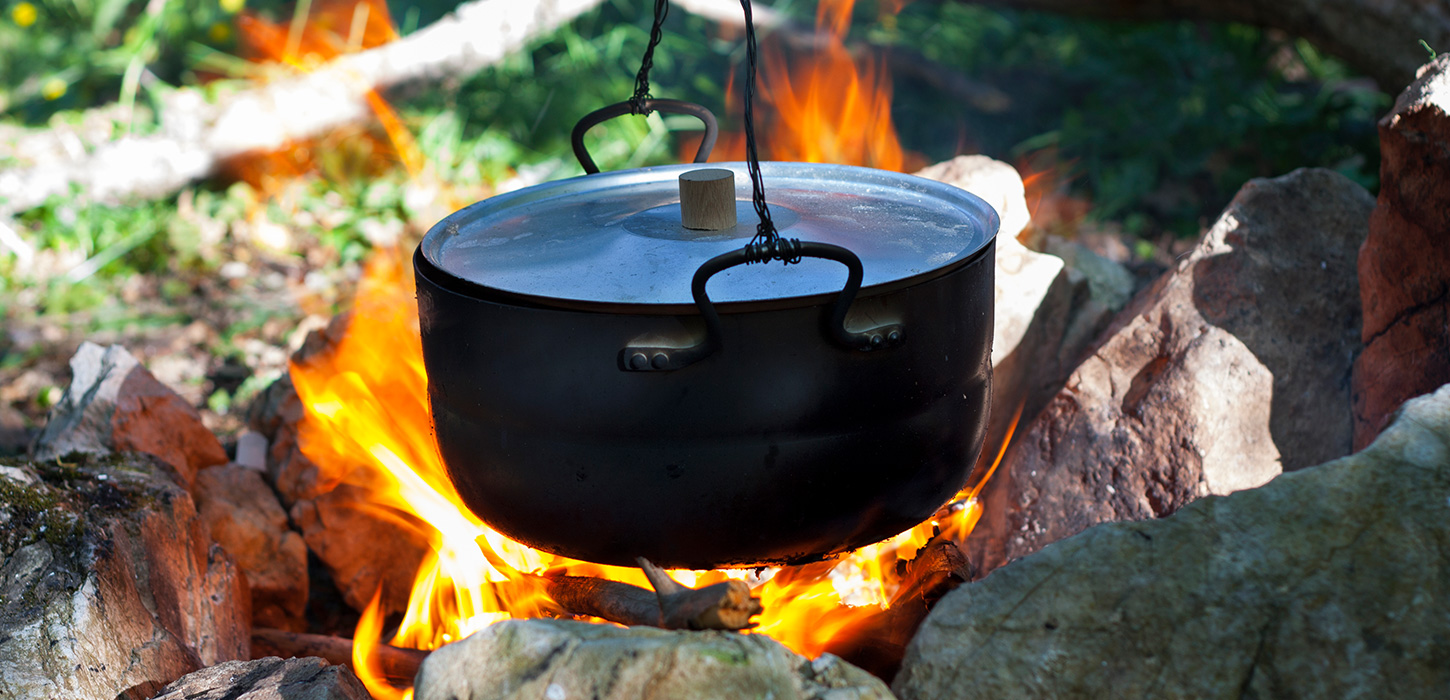 Gryde over åben ild