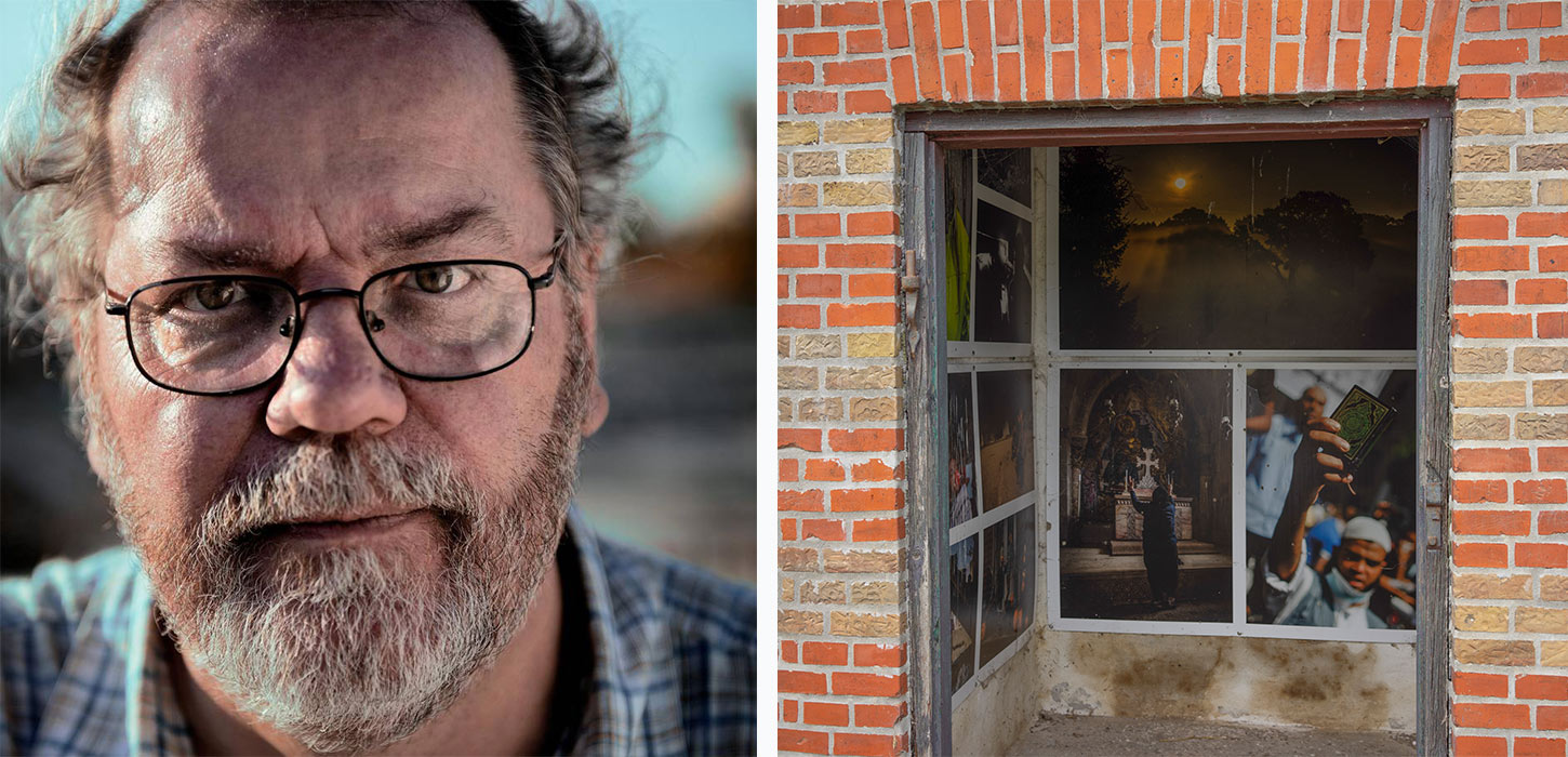 Steffen Jensen udstillinger sine egne fotografier i et af de 12 kunsttårne