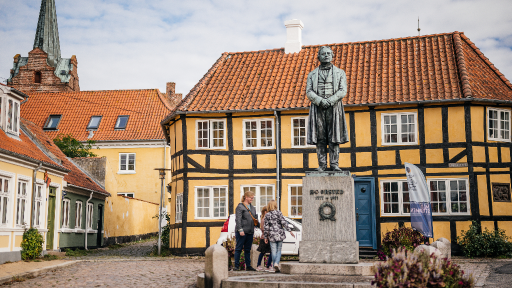Statue af H.C. Ørsted i Rudkøbing