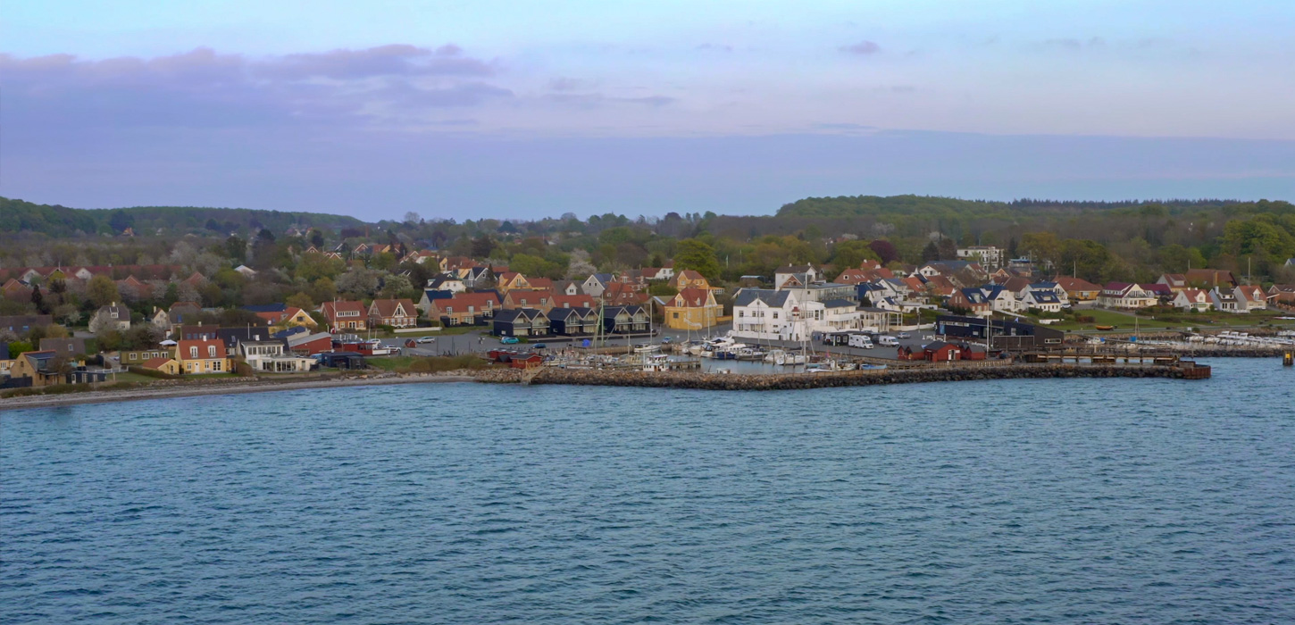 Lohals fotograferet fra vandet